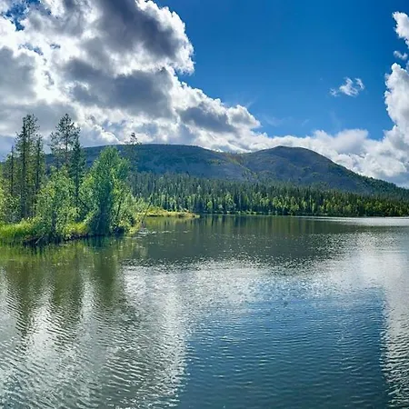 Viini * Äkäslompolo
